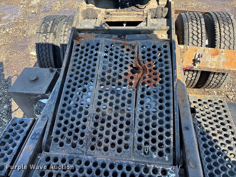 image for item YA2340 2009 Kalmar 4x2 yard truck