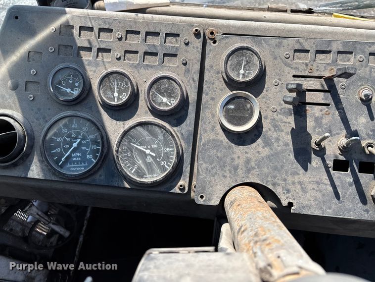 image for item YA2340 2009 Kalmar 4x2 yard truck