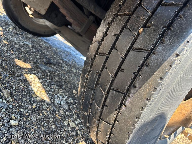 image for item YA2340 2009 Kalmar 4x2 yard truck