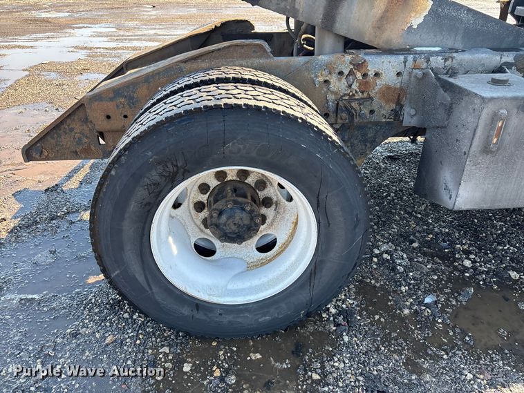 image for item YA2340 2009 Kalmar 4x2 yard truck