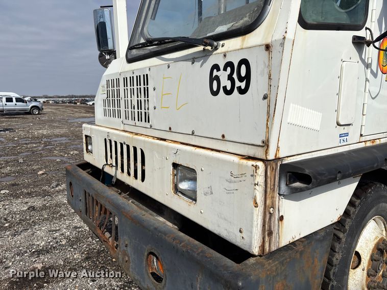 image for item YA2351 2009 Kalmar 4x2 yard truck