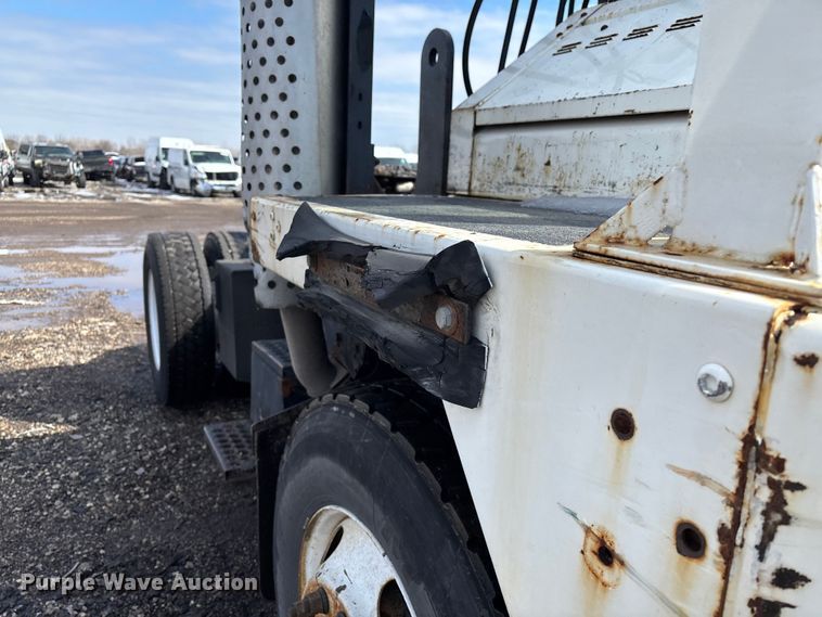 image for item YA2351 2009 Kalmar 4x2 yard truck