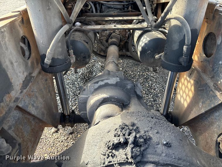 image for item YA2351 2009 Kalmar 4x2 yard truck