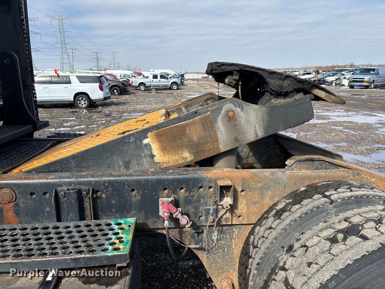 image for item YA2351 2009 Kalmar 4x2 yard truck