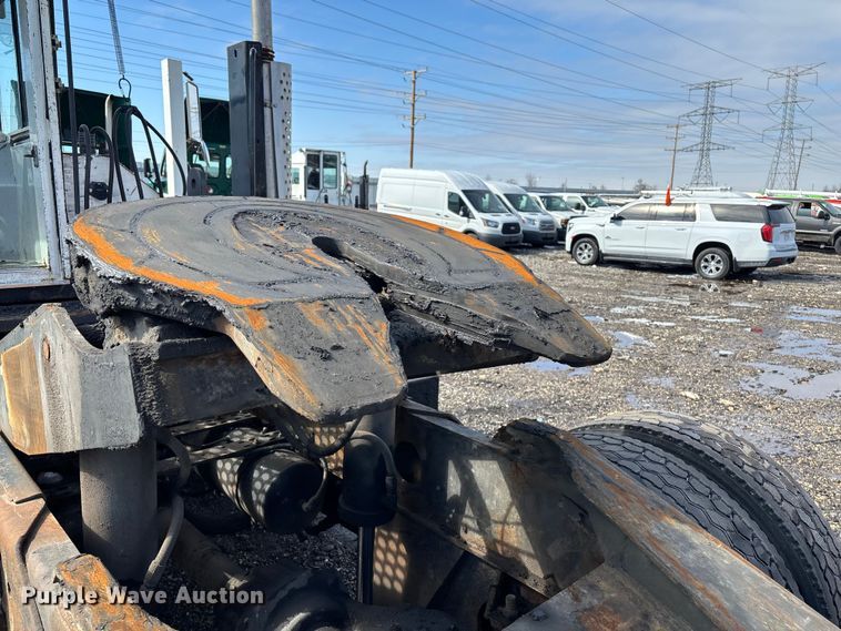 image for item YA2351 2009 Kalmar 4x2 yard truck