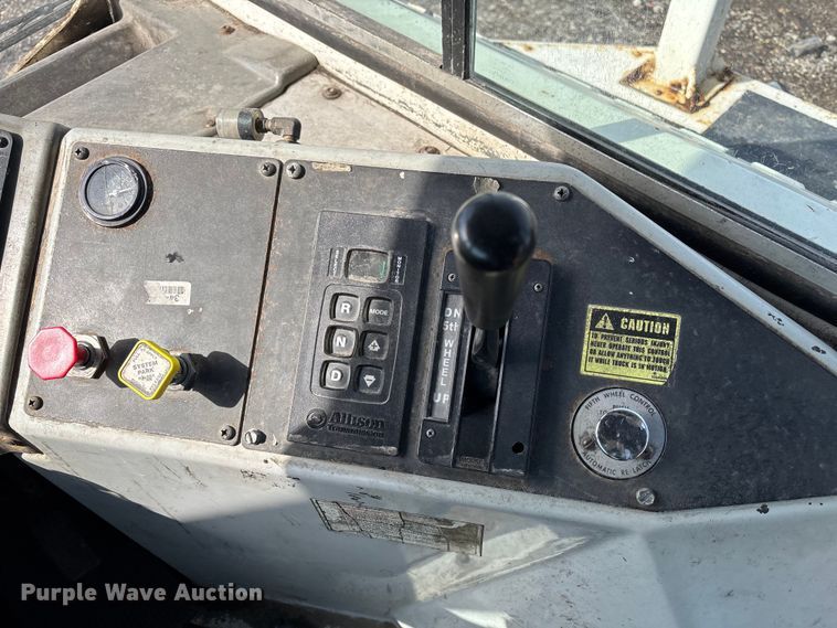 image for item YA2351 2009 Kalmar 4x2 yard truck