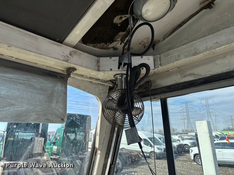 image for item YA2351 2009 Kalmar 4x2 yard truck