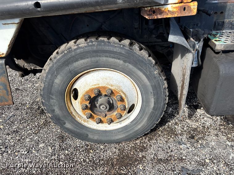 image for item YA2351 2009 Kalmar 4x2 yard truck