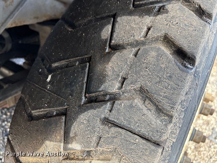 image for item YA2351 2009 Kalmar 4x2 yard truck