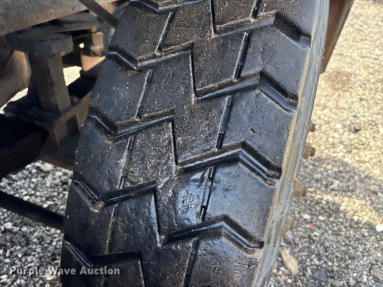 image for item YA2351 2009 Kalmar 4x2 yard truck