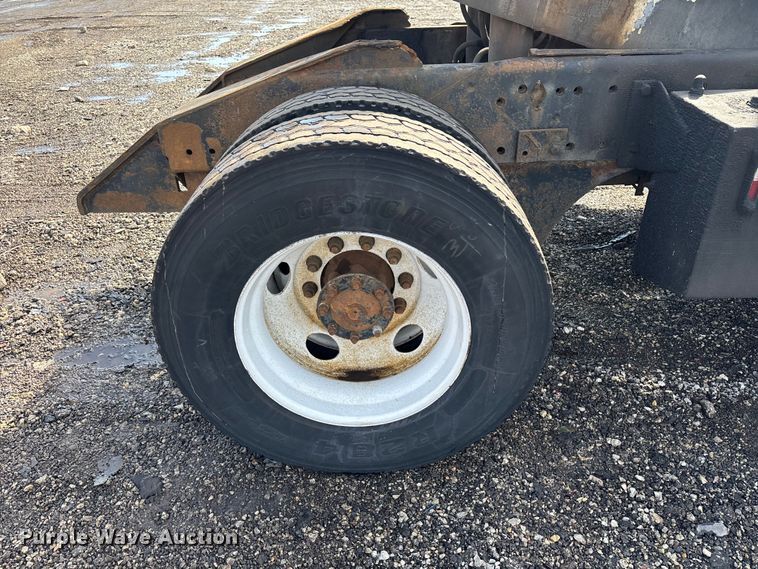 image for item YA2351 2009 Kalmar 4x2 yard truck