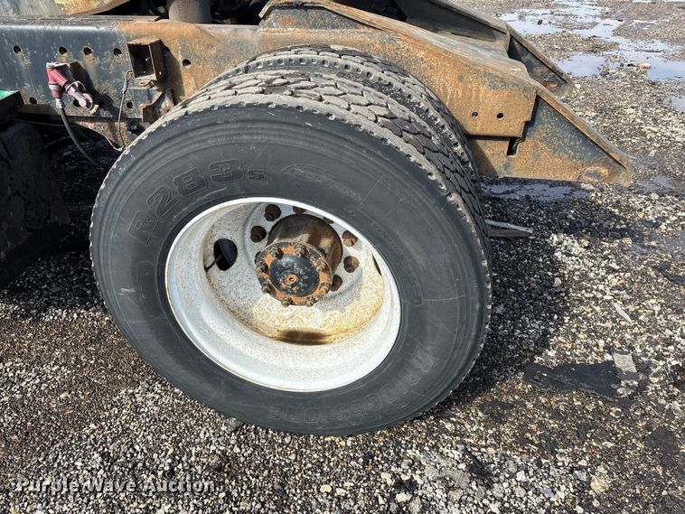 image for item YA2351 2009 Kalmar 4x2 yard truck