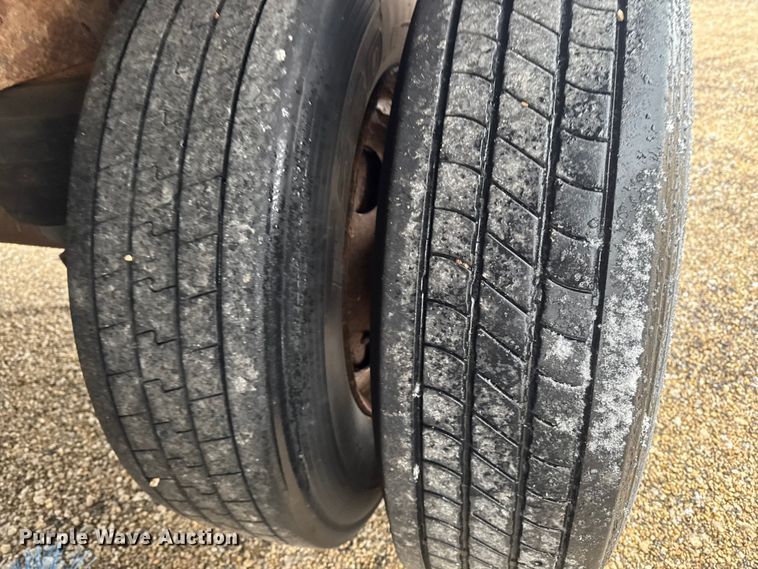 image for item YA2352 2004 Great Dane Trailers 7411TP101A dry van trailer