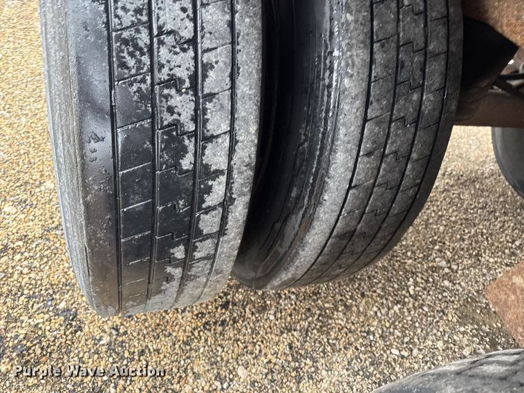 image for item YA2352 2004 Great Dane Trailers 7411TP101A dry van trailer