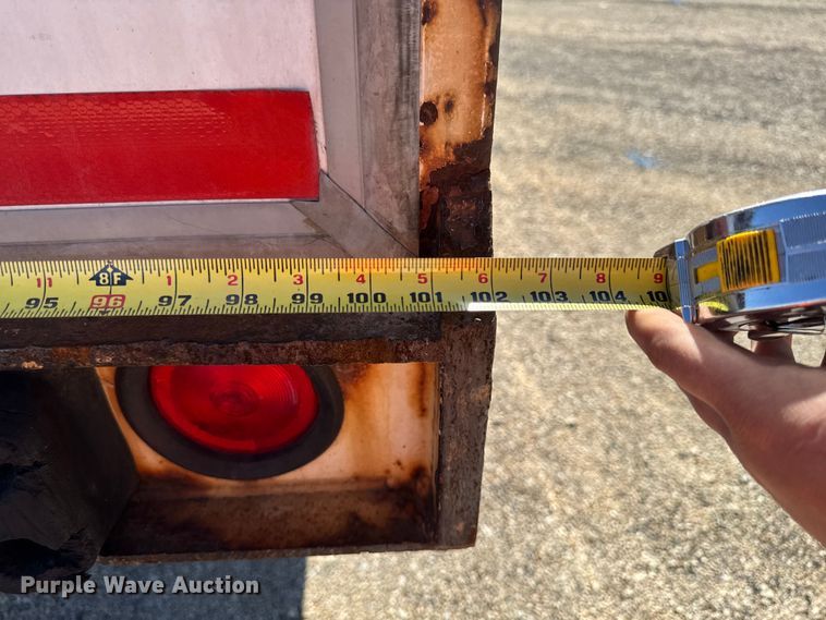 image for item YA2353 2004 Great Dane dry van trailer