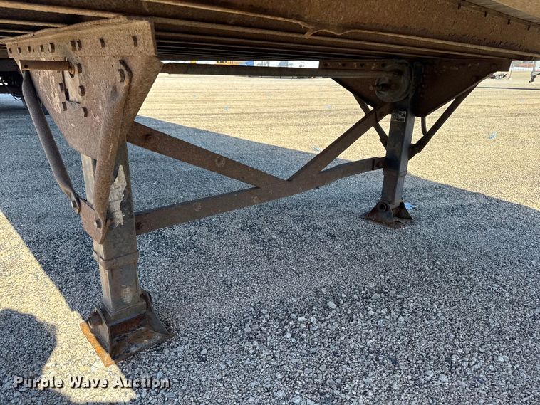 image for item YA2353 2004 Great Dane dry van trailer