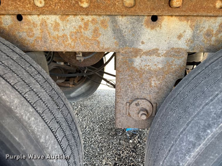 image for item YA2353 2004 Great Dane dry van trailer