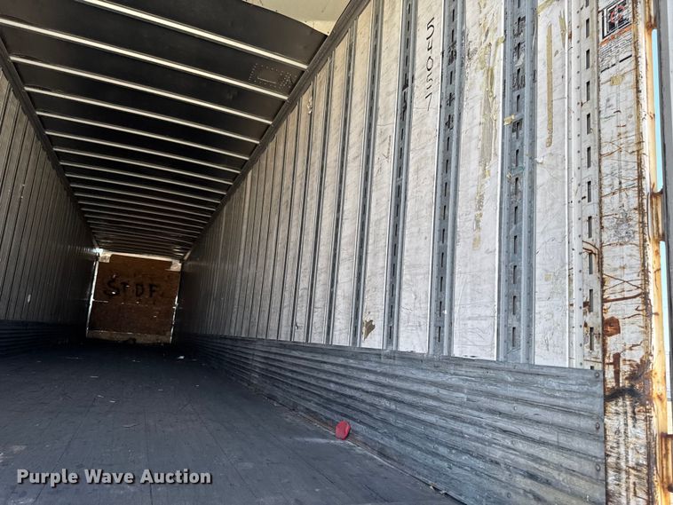 image for item YA2353 2004 Great Dane dry van trailer