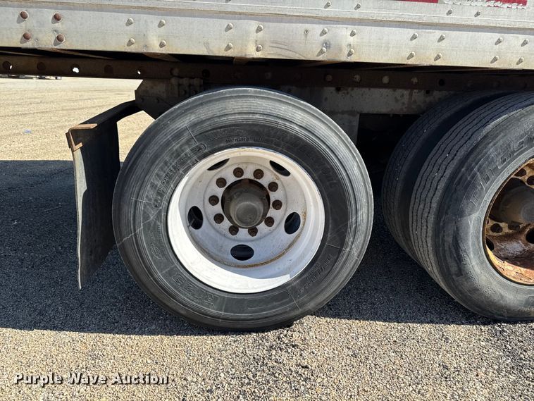 image for item YA2353 2004 Great Dane dry van trailer