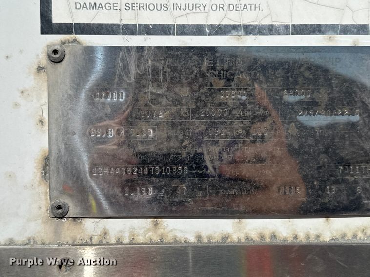 image for item YA2353 2004 Great Dane dry van trailer