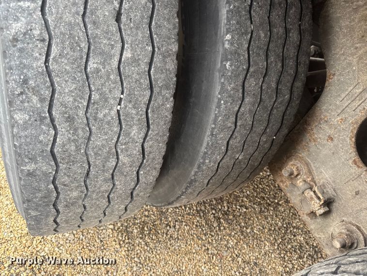 image for item YA2354 2007 Wabash National DVCVHPC dry van trailer