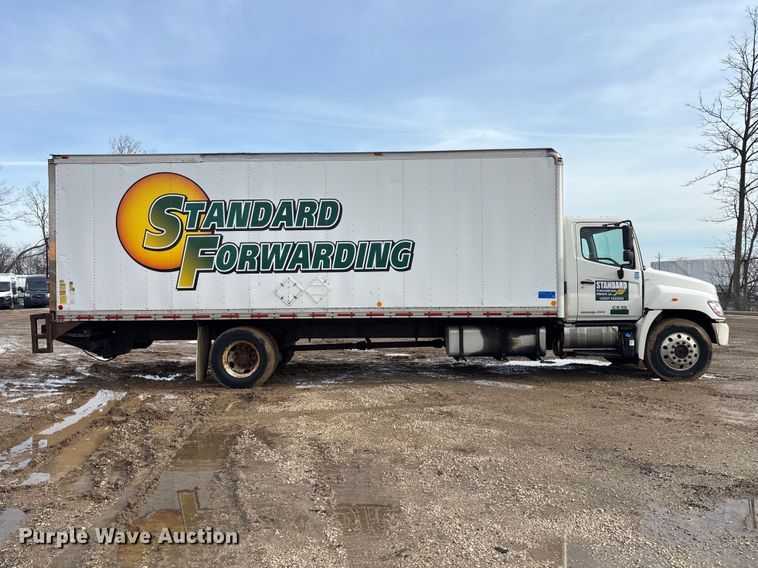 image for item YA2356 2013 Hino 338 box truck