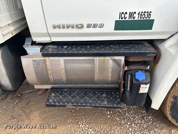 image for item YA2356 2013 Hino 338 box truck