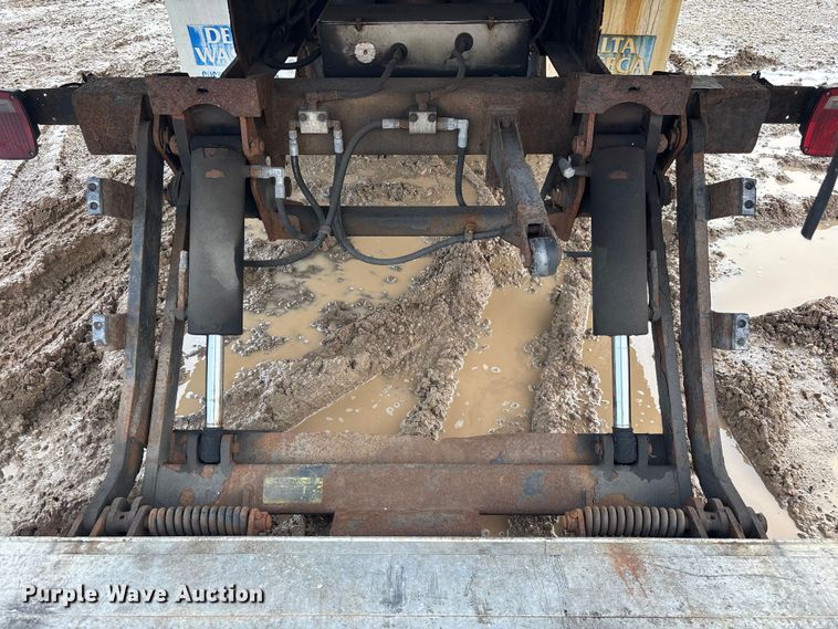 image for item YA2356 2013 Hino 338 box truck