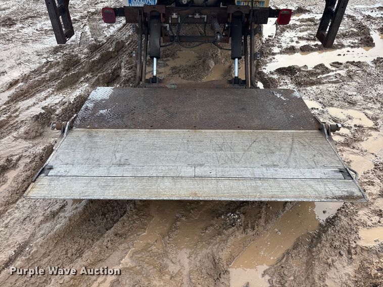 image for item YA2356 2013 Hino 338 box truck