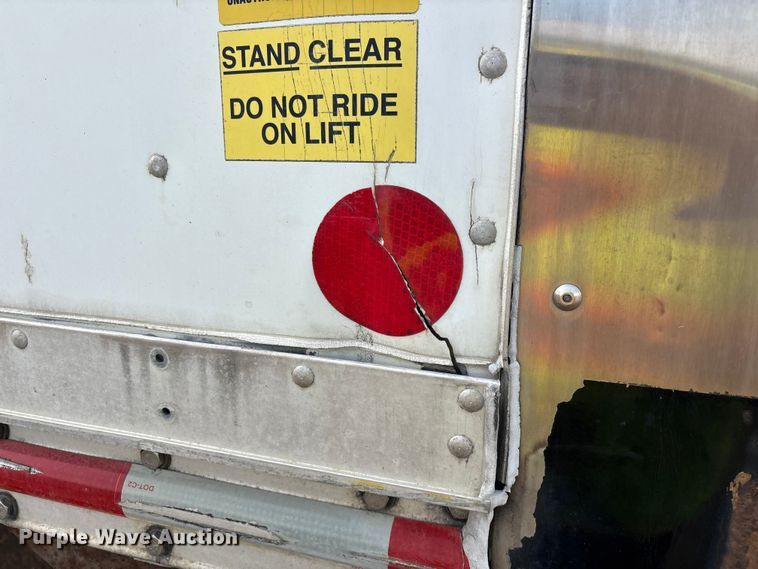 image for item YA2356 2013 Hino 338 box truck