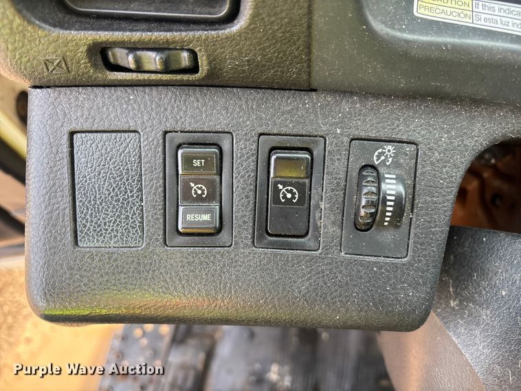 image for item YA2356 2013 Hino 338 box truck