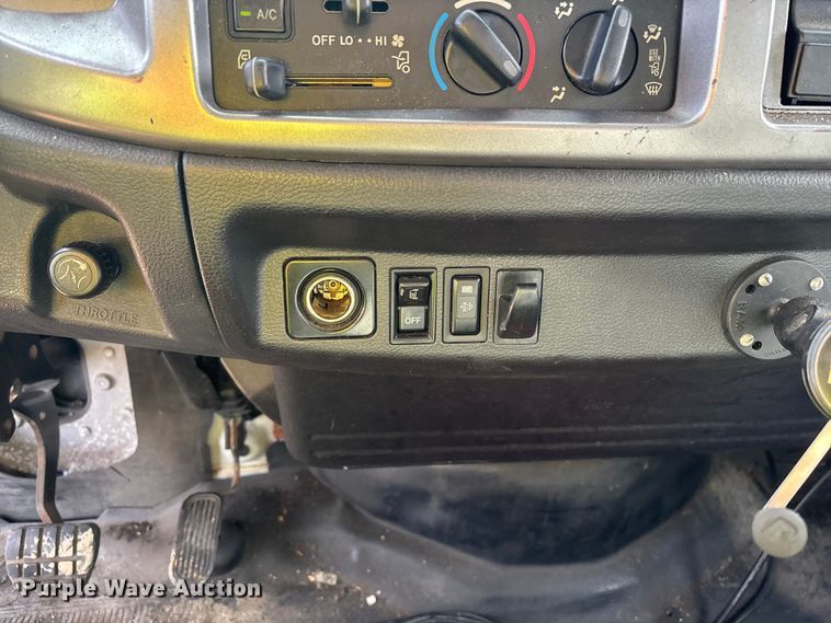 image for item YA2356 2013 Hino 338 box truck