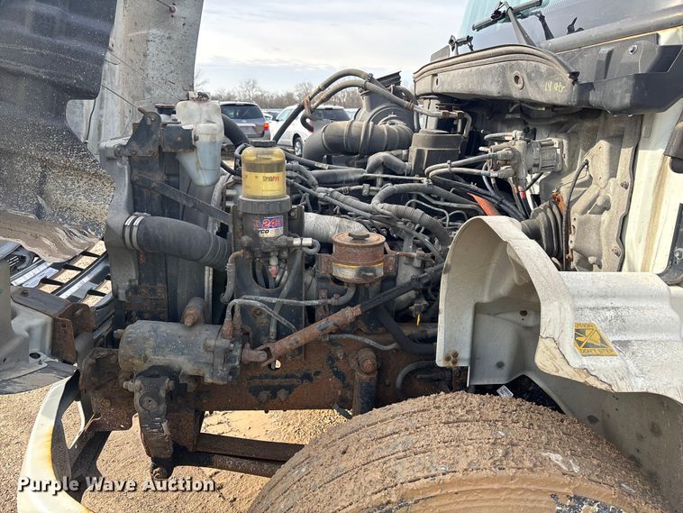 image for item YA2356 2013 Hino 338 box truck