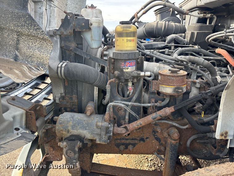 image for item YA2356 2013 Hino 338 box truck