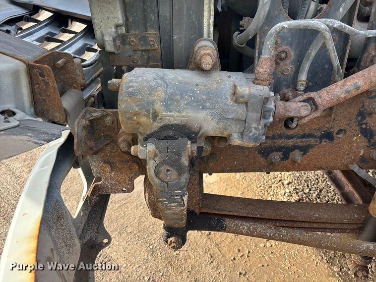 image for item YA2356 2013 Hino 338 box truck