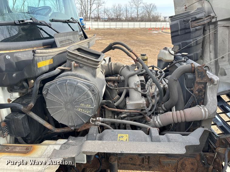 image for item YA2356 2013 Hino 338 box truck