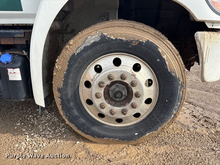 image for item YA2356 2013 Hino 338 box truck