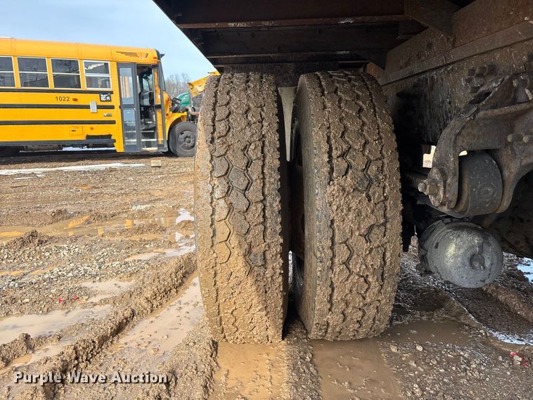 image for item YA2356 2013 Hino 338 box truck