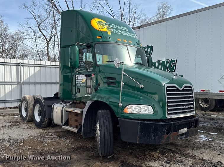 image for item YA2357 2016 Mack CXU613 semi truck