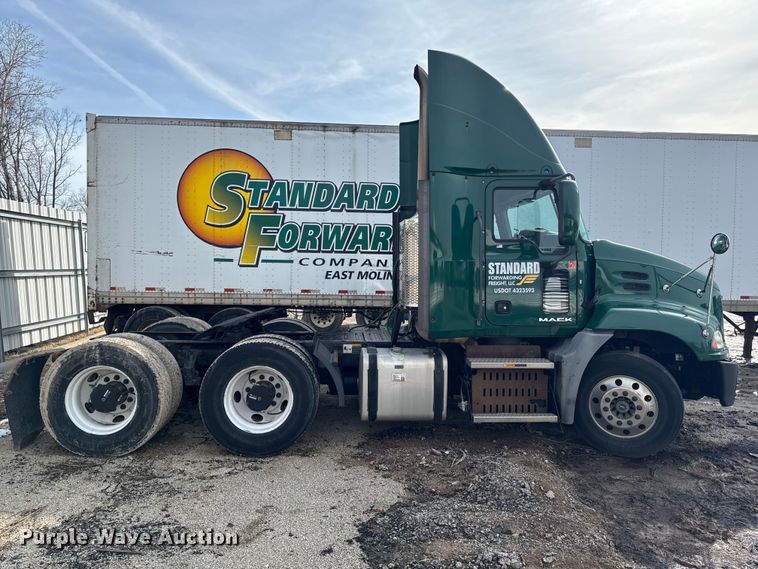 image for item YA2357 2016 Mack CXU613 semi truck