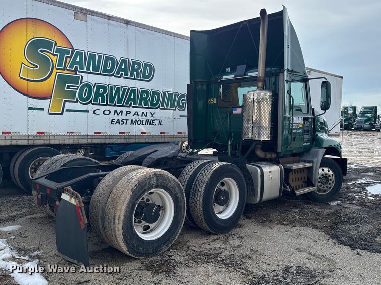 image for item YA2357 2016 Mack CXU613 semi truck