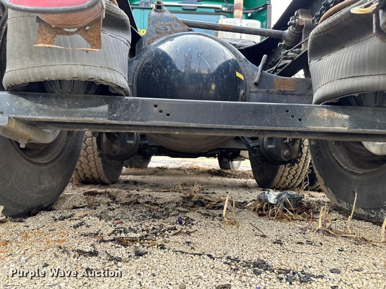 image for item YA2357 2016 Mack CXU613 semi truck