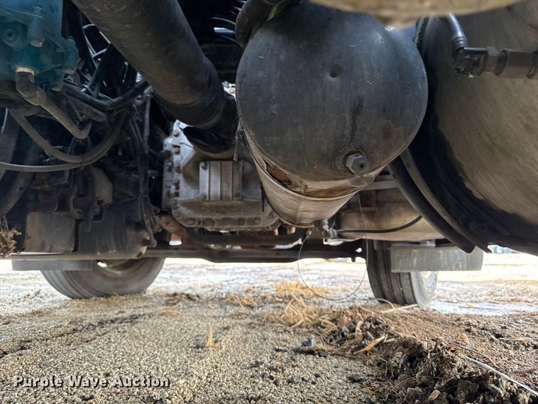 image for item YA2357 2016 Mack CXU613 semi truck