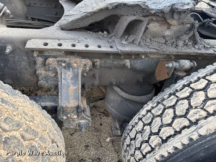 image for item YA2357 2016 Mack CXU613 semi truck