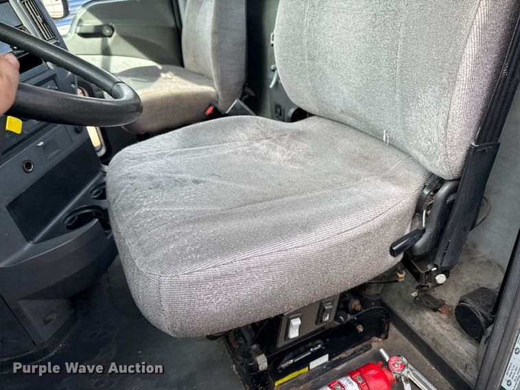 image for item YA2357 2016 Mack CXU613 semi truck