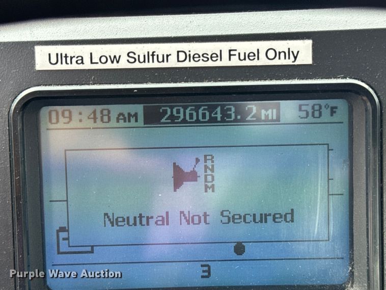 image for item YA2357 2016 Mack CXU613 semi truck