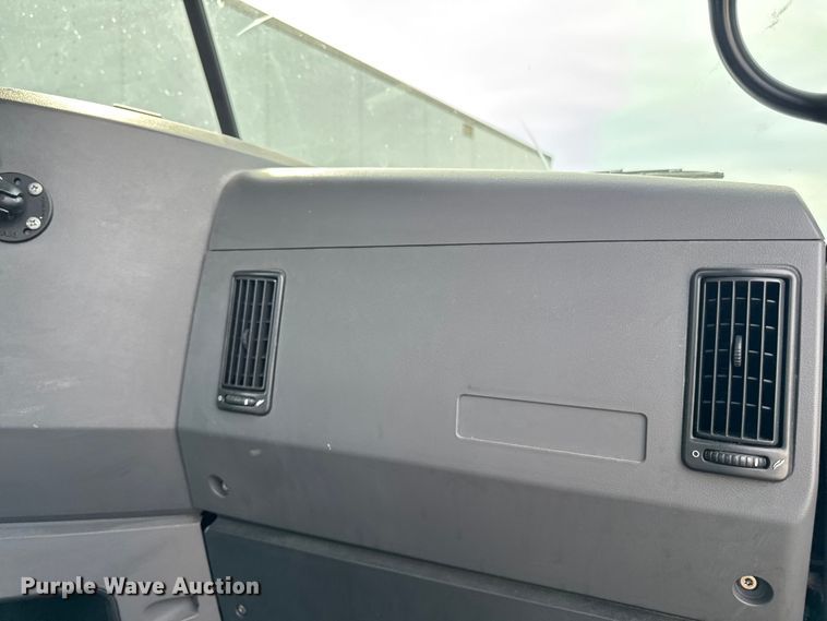 image for item YA2357 2016 Mack CXU613 semi truck