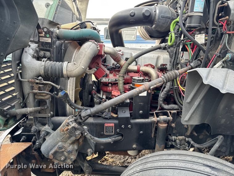 image for item YA2357 2016 Mack CXU613 semi truck