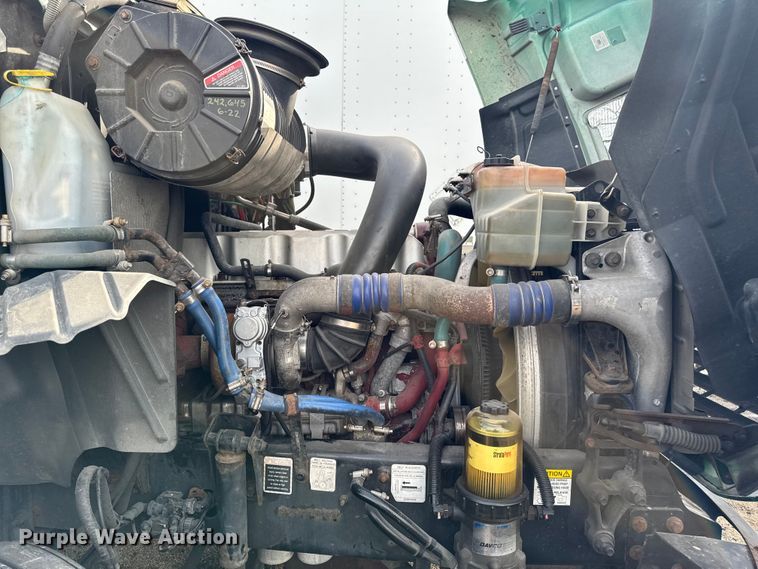 image for item YA2357 2016 Mack CXU613 semi truck