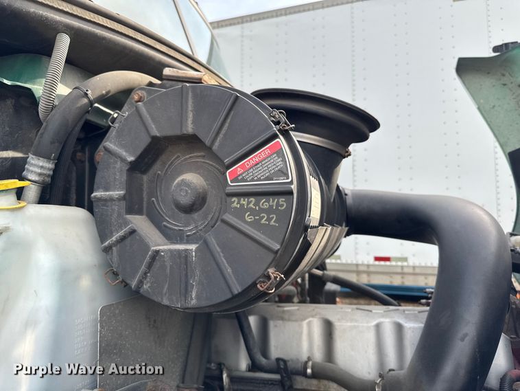 image for item YA2357 2016 Mack CXU613 semi truck